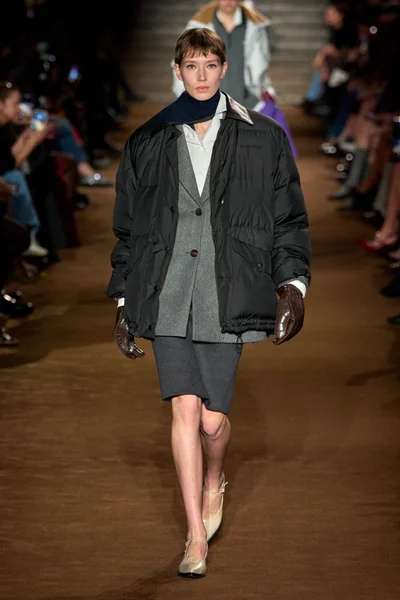 Look 27